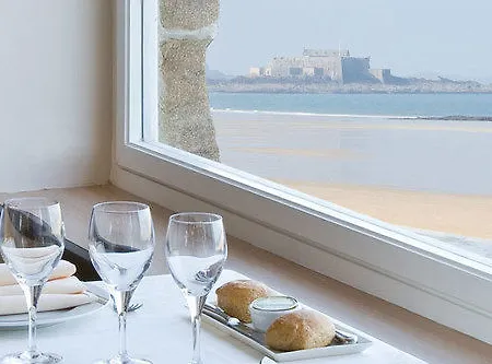 Antinéa Saint-Malo